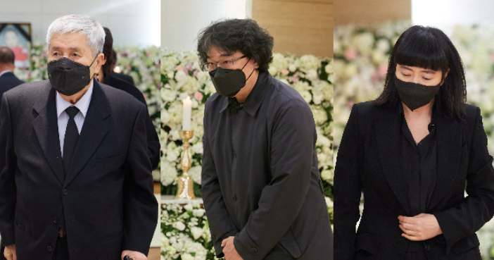 影后姜受延靈堂曝光！鮮花堆滿一墻，金喜善送花圈奉俊昊現(xiàn)場悼念